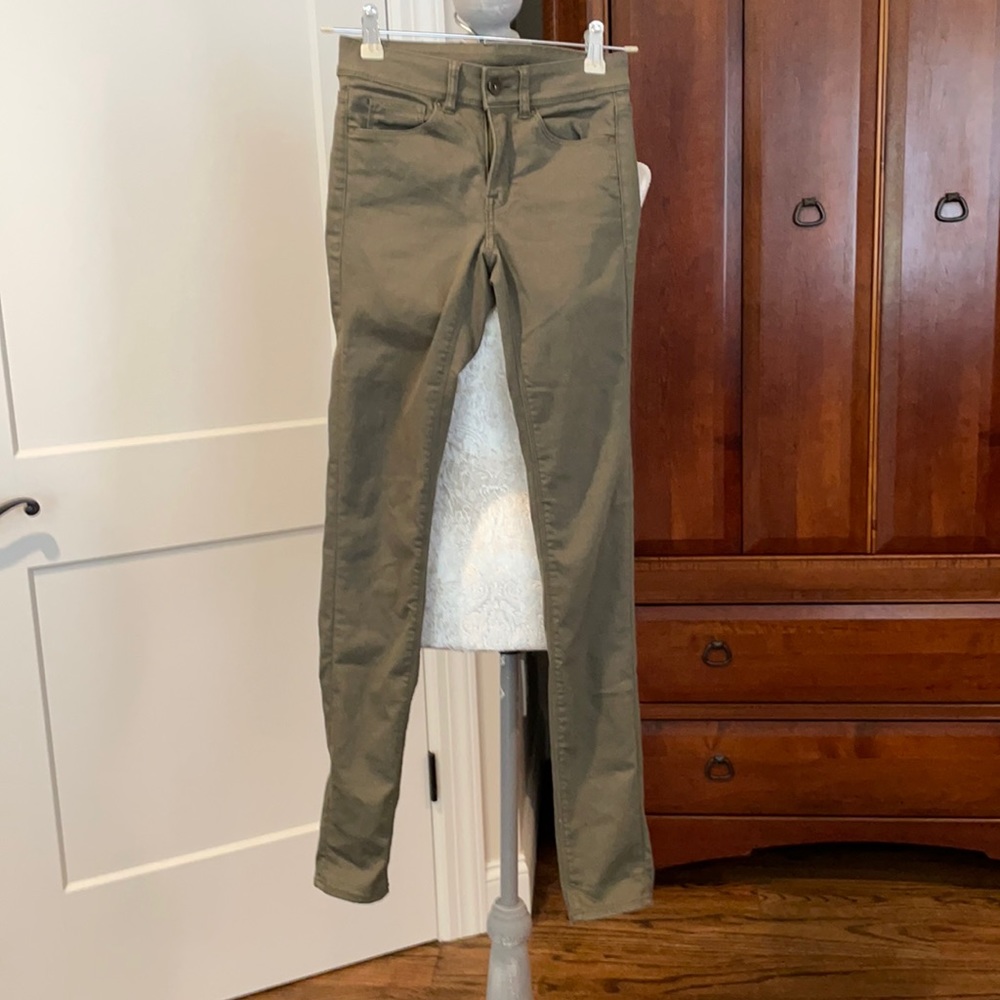 Divided green light weight skinny jeans size 2